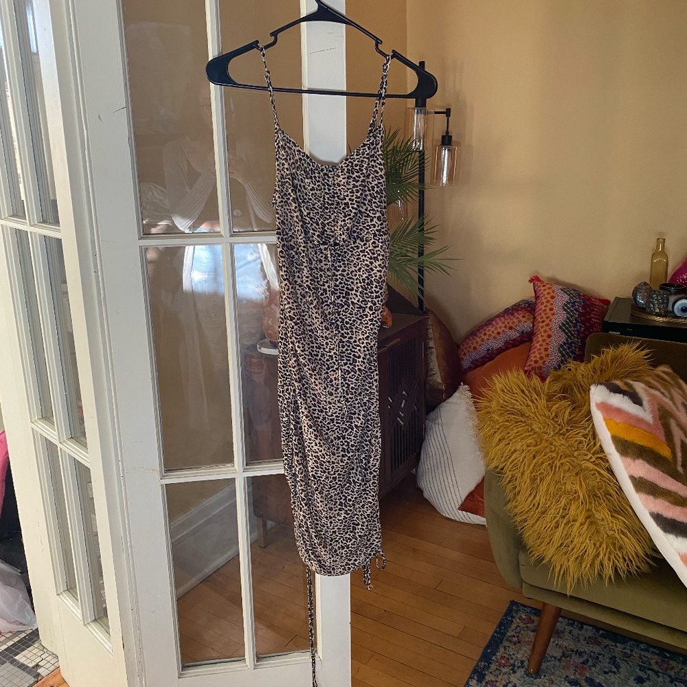 BRAND NEW RUCHED FRONT LEOPARD PRINT MINI SCRUNCH TIE DRESS